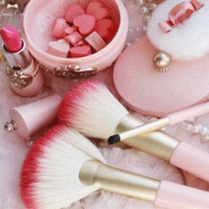 メイクをセルフで行う